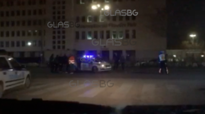 ВИДЕО: Зверска катастрофа пред Панаира! Мъж скъса мантинелата, навлезе в насрещното и помете други коли! Арестуваха го