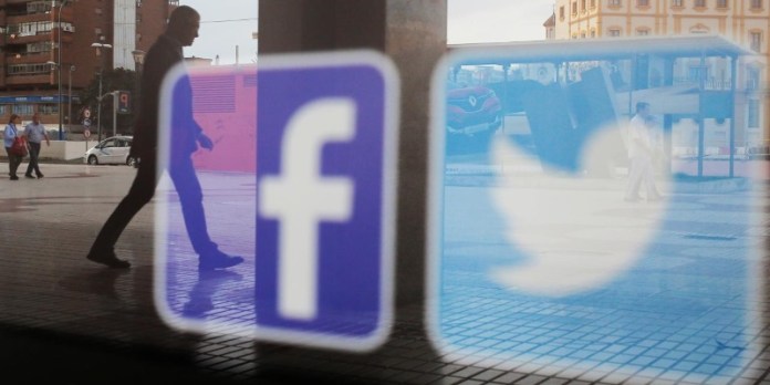 Роскомнадзор заведе дела срещу Facebook и Twitter и може да ги глоби с по $75