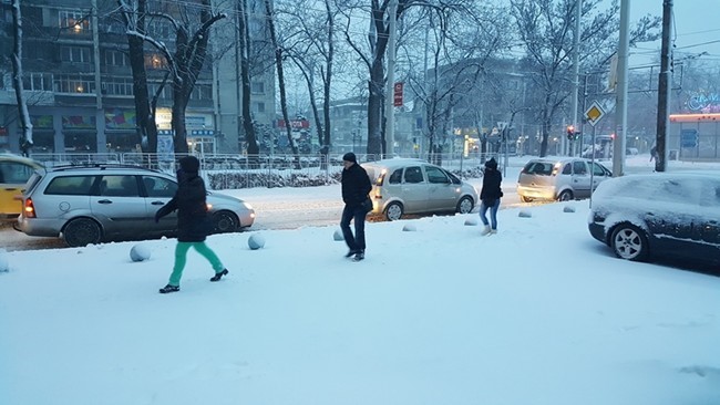 Синоптици: Снегът отново се завръща!