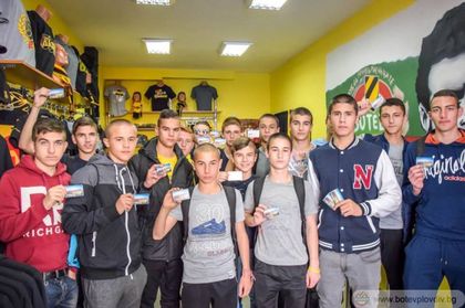 И децата на Ботев в Кауза Колежа