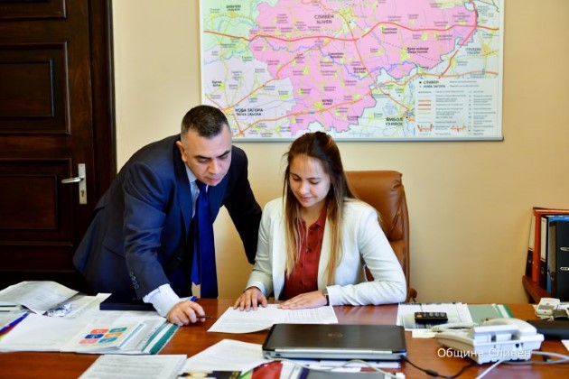 Сливен: Ученици поеха управлението на Общината за един ден