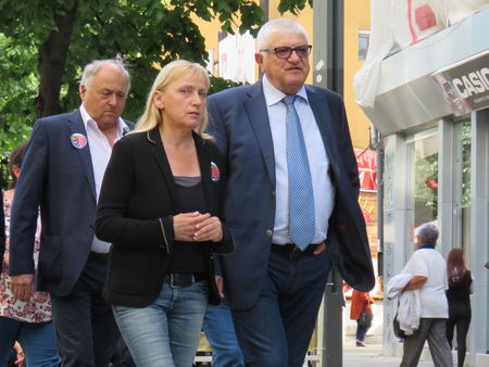 Елена Йончева в Бургас: Борисов е зависим от миналото си на човек с бухалка