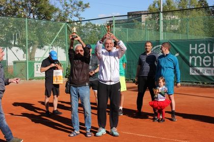 Титла за двойка на 135 години