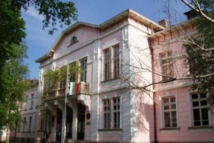 Абитуриент от Езиковата гимназия: Не ме интересува матурата, а ме интересува да започна работа