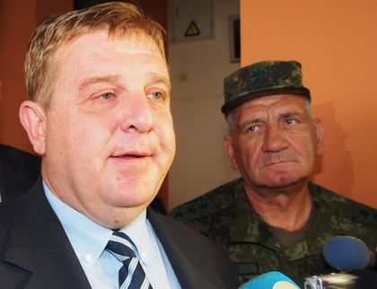 Каракачанов: Икономиката да се включи в модернизацията на армията