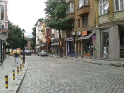 Златарите искат да не се паркира на ул.