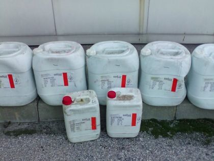 Задържаха 150 кила парфюми в туби