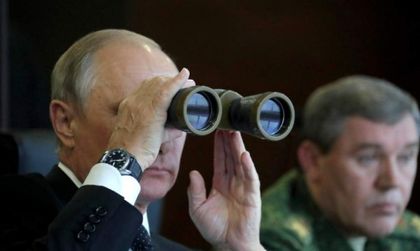 Русия е миролюбива... увери Путин на военните учения