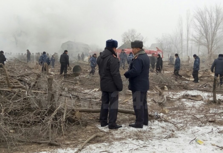 Ужасяващи СНИМКИ и ВИДЕО: 31 тела и части от още девет са открити под рухналия турски Боинг край Бишкек
