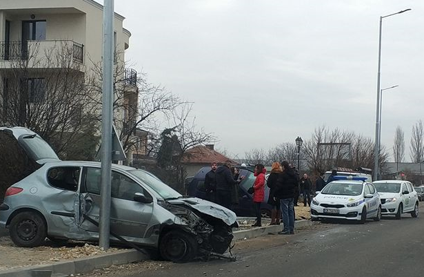 Пуснаха у дома шофьора без книжка, който взе чужда кола от автомивка и предизвика тежко меле в Пловдив