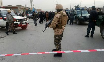 Десетки убити и ранени в атентат в джамия в Кабул