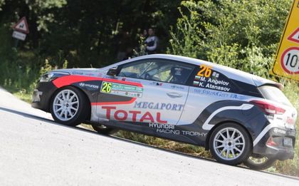 Екипажите на Hyundai Racing Trophy за втори път на международно състезание