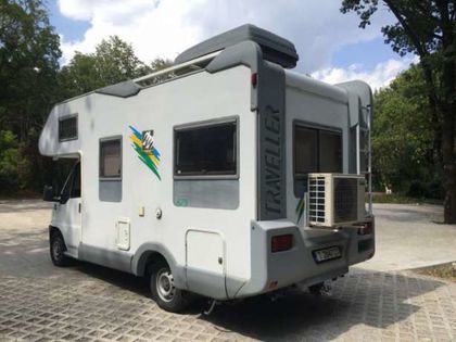 Разбиха и обраха кемпер, паркиран в пловдивски парк