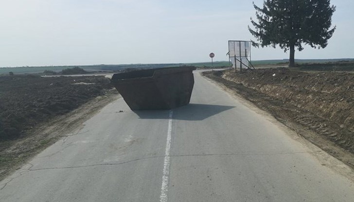 Контейнер препречва пътя Екзарх Йосиф - Обретеник