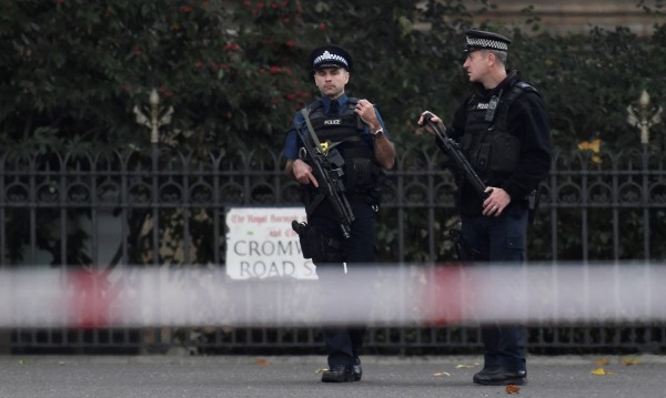 Един убит с хладно оръжие на метростанция в Лондон
