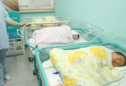 Всяко четвърто бебе в родилното на Казанлък - от непълнолетна майка