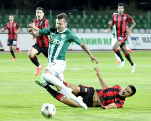 Петев повика много нови играчи, Вутов част от "А" тима