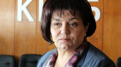 Г-жо Такева, аз имам право да знам кой шамаросва детето ми!