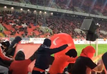 Турски знамена горяха на мач в Русия (ВИДЕО)