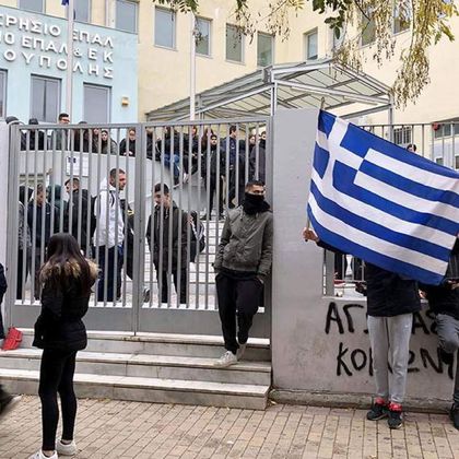 Protothema (Гърция): Ученици окупираха 55 гимназии в Северна Гърция в протест срещу Преспанския договор