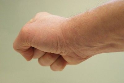 Мъж удари учителка в Кюстендил, нейна колежка използва спрей за самозащита