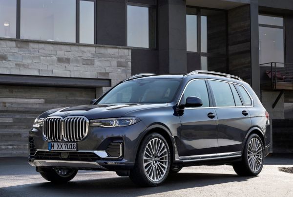 BMW X7 стартира от 73 900 долара в Щатите Най-големият всъдеход на баварците ще се предлага с 6 или 7 седалки