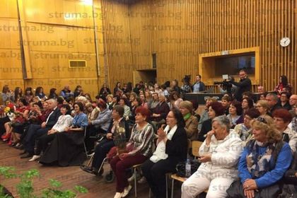 Шефката на БЧК Й. Стойчева с приз „Жена на годината на Благоевград 2019“