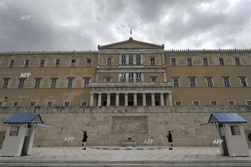 Kathimerini: Несигурността остава след като парламентът гласува конституционните промени