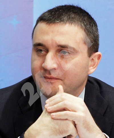 2,2 млрд. лв. повече приходи в бюджета (Обзор)