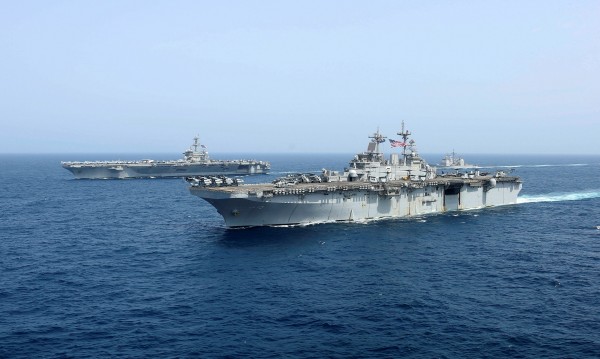 Иран се закани на САЩ: Ще потопим военните ви кораби!