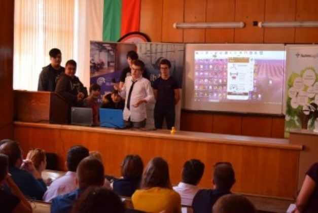Бургас: Състезанието за програмисти „Хакатон“ ще започне на 10 май в Професионалната гимназия по компютърно програмиране и иновации