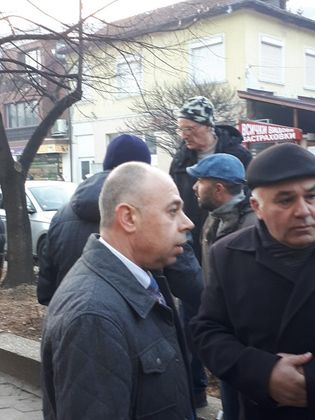 Кюстендил: Директорът на Областната дирекция на МВР ст. комисар Елиан Стамболийски се срещна с участници в мирния протест след масовия бой, при който загина 35-годишен мъж