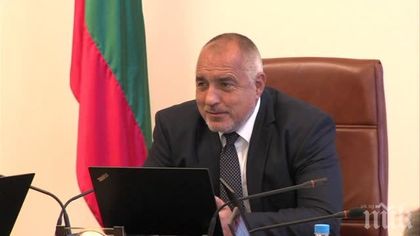 Борисов на спешна среща с лекари и министър Ананиев