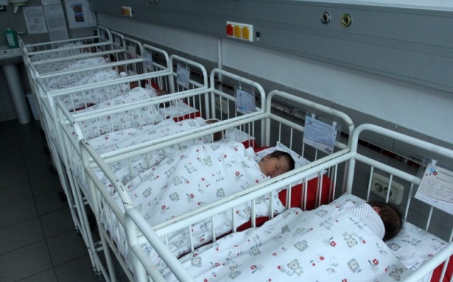 Близнаци в САЩ, родени през минути, но в различни години