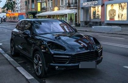 Нова схема! Наши ВИП-ове пропищяха, крадат им фаровете от колите за откуп
