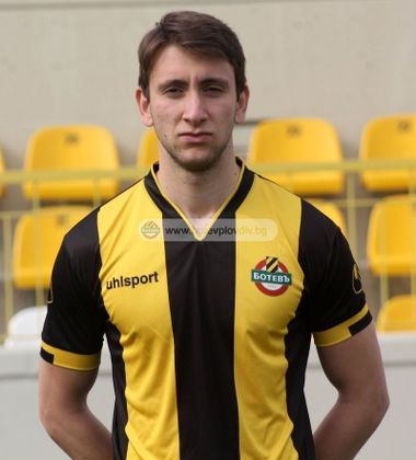 Ботев търси отбор на Емил Камберов
