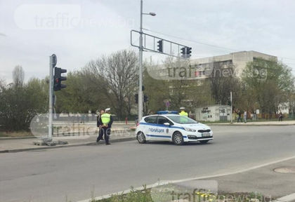 Обезумял мъж устрои истински екшън в Пловдив, побегна по средата на булевард, а полицията след него