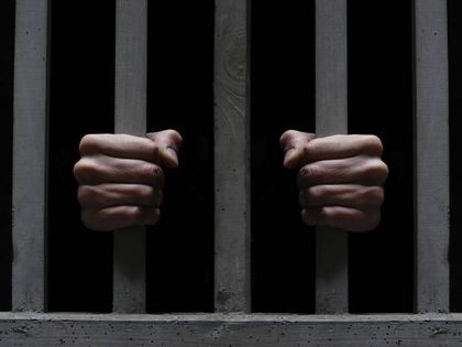 Прокуратурата иска зад решетките младежа, който наръга и уби баща си в Пловдив