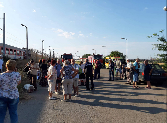 Запали се локомотивът на влака Ямбол-Бургас, 150 пътници бяха свалени