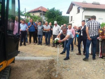 Смолян: Започна подмяната на вътрешната водопроводна мрежа на 4 улици в село Старцево, община Златоград