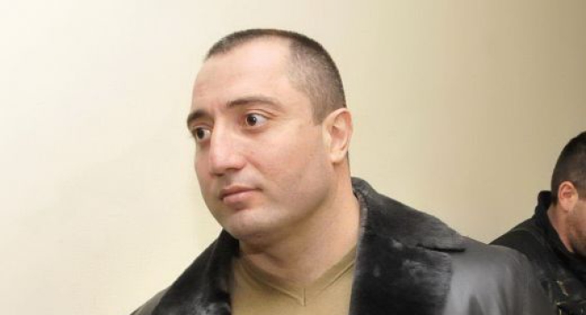Страх тресе Митьо Очите! И пиле не може да прехвръкне край дома му