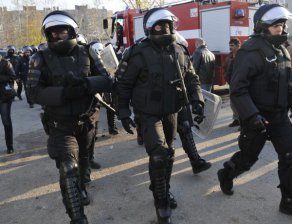 Има пострадали полицаи при бунта в Харманли