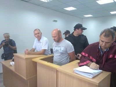 Пуснаха 19-имата арестувани от тайните фабрики за цигари