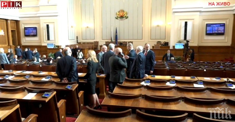 Очаква се БСП да внесе мотивите за вота на недоверие към кабинета на тема "Здравеопазване"