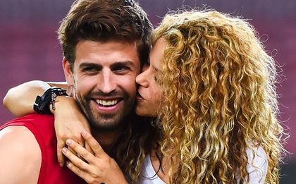 Пике и Шакира са вече в Колумбия