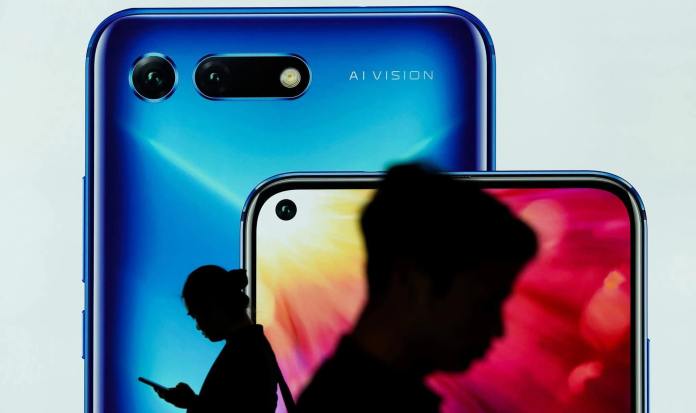 Партньорите на Huawei започнаха да спират заводите за сглобяване на смартфони