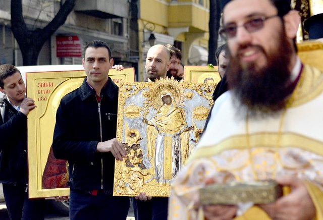 Дядо Николай освети първата икона на св. Серафим Софийски (ГАЛЕРИЯ)