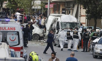 Петима са ранени при експлозия в Истанбул