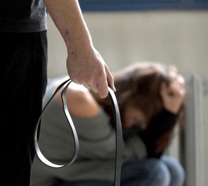 Тежка ревност: Гастарбайтер се върна и смля жена си от бой!