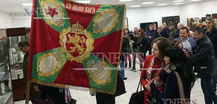 Копие на бойното знаме в музея за деня на Тракия